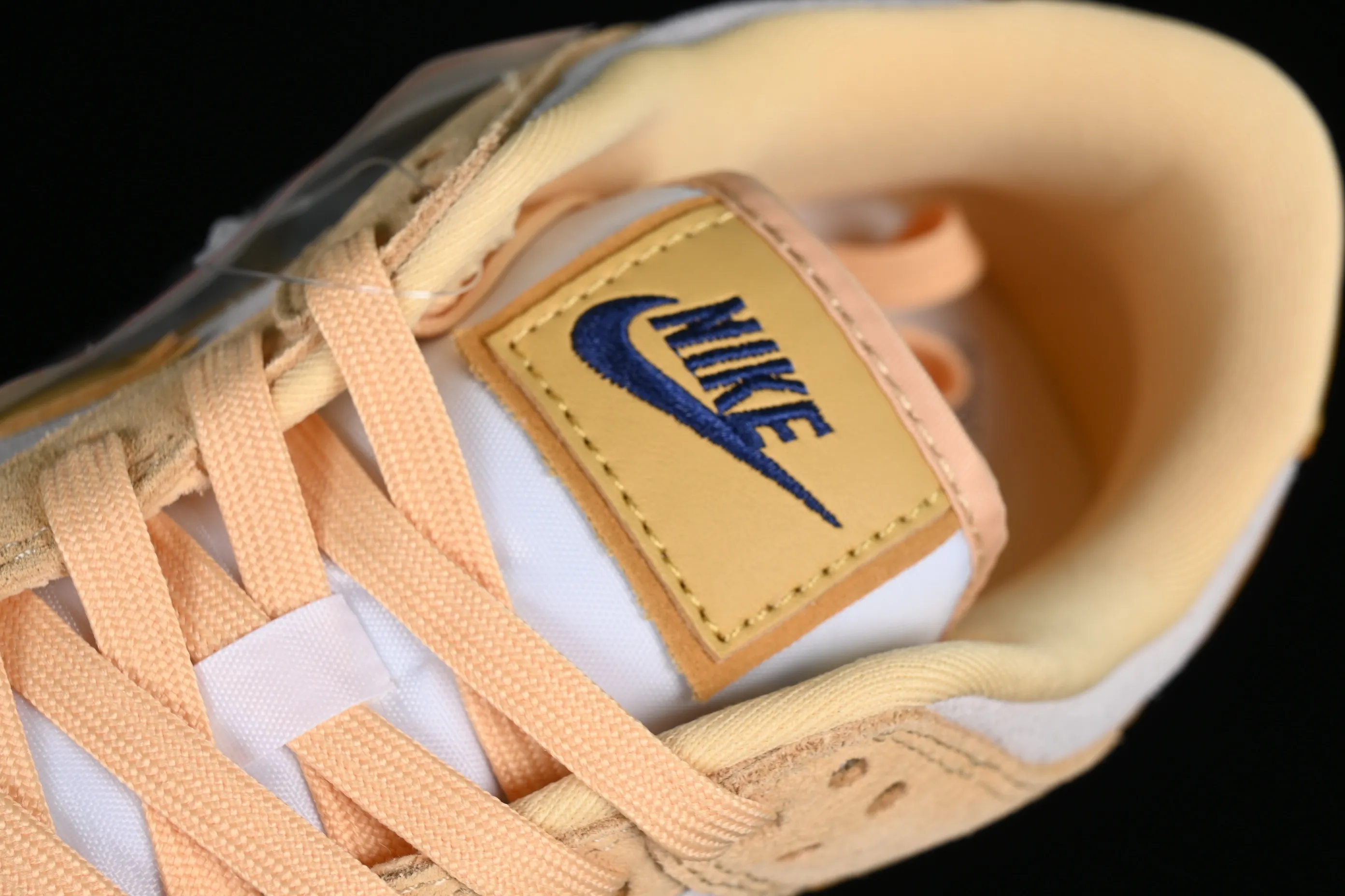 All categories Nk SB Dunk series Nk SB Dunk Low low-top sneakers Nk Dunk Low "Gold Suede" cheese pudding ice cream yellow and white SB low-top casual sports skateboard shoes DV7411-200